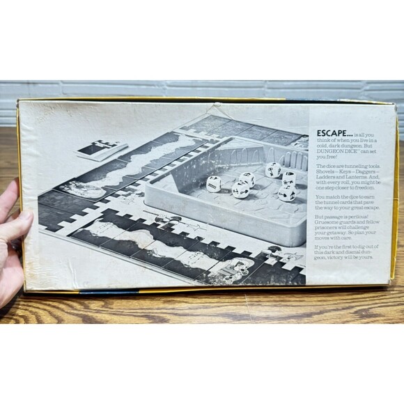 Vintage 1977 DUNGEON DICE Escape Challenge Board Game , Missing 1 Dice - Picture 10 of 10